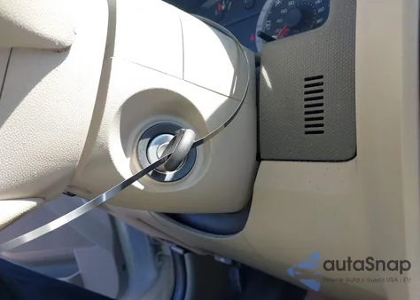 2011 Ford Escape Xlt z USA, uszkodzony, nr VIN 1FMCU0DG9BKA33459